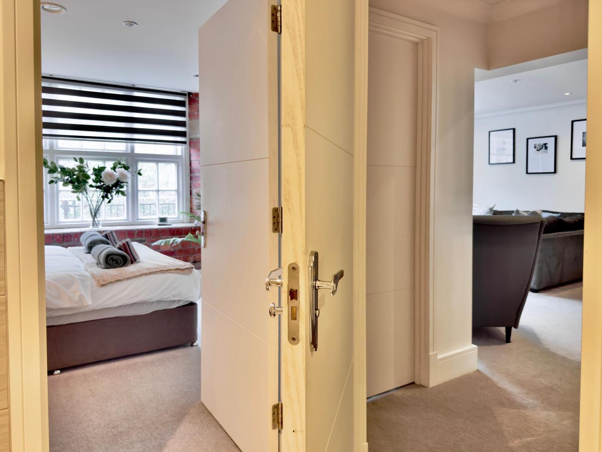 61 Cocoa Suite York Bagian luar foto