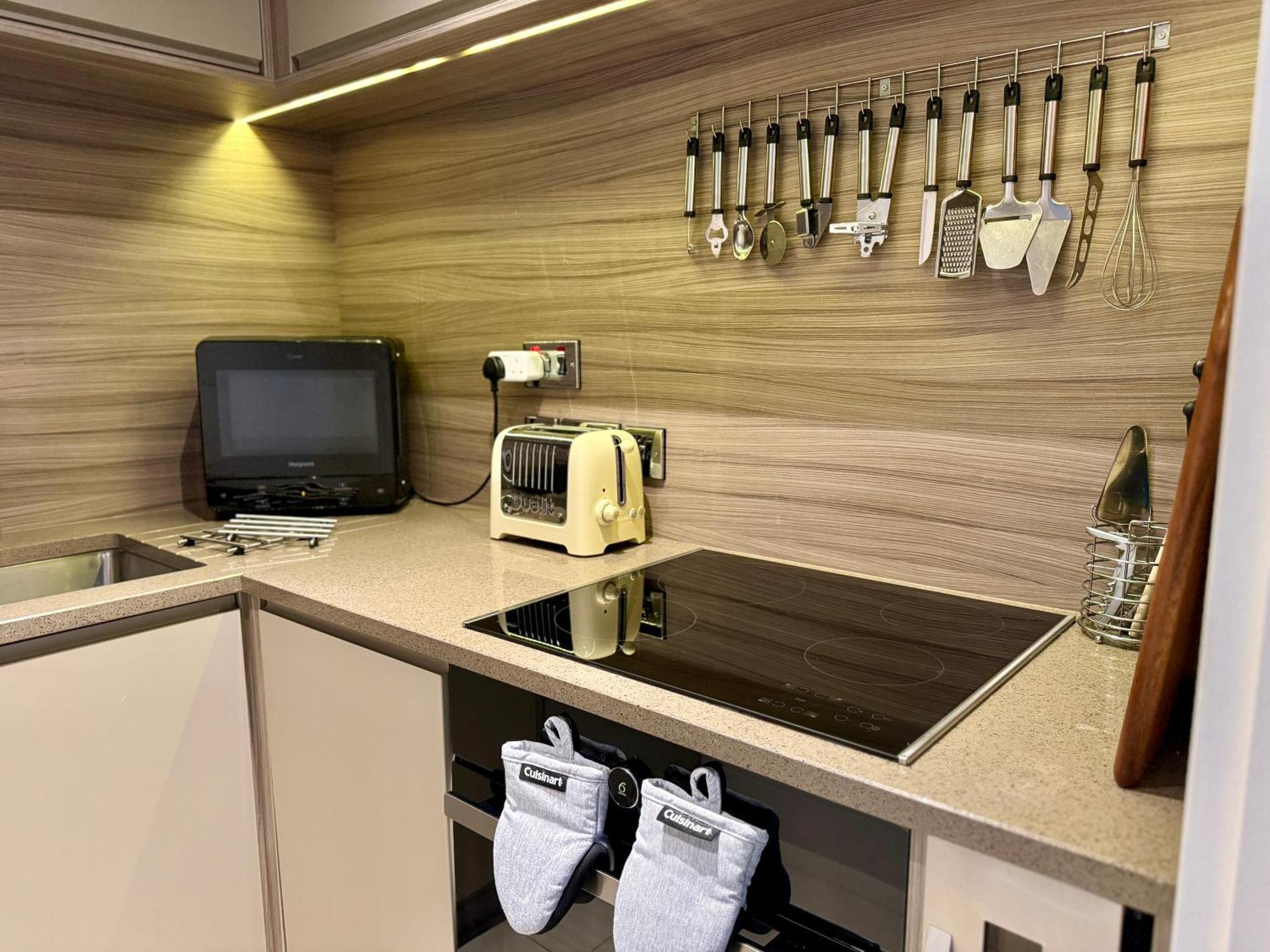 61 Cocoa Suite York Bagian luar foto