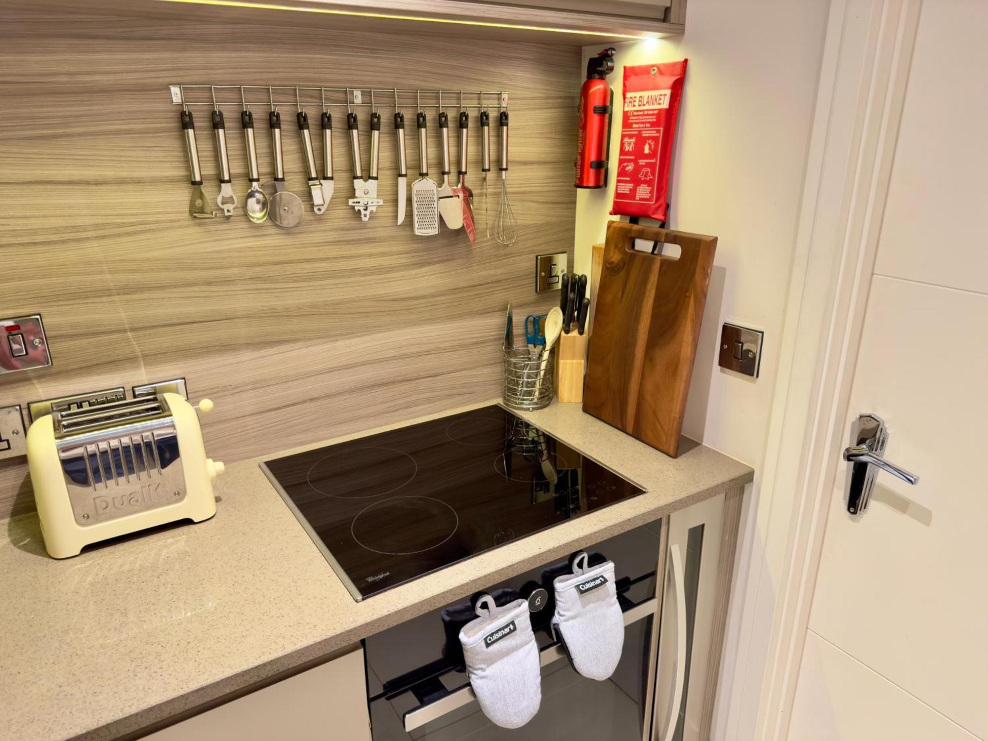 61 Cocoa Suite York Bagian luar foto